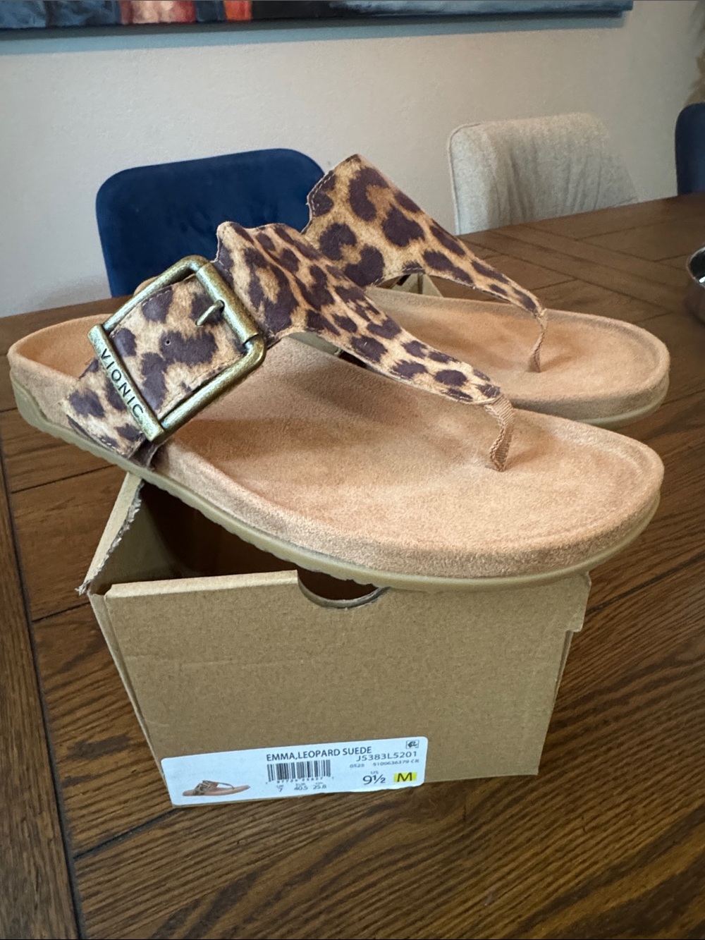 Vionic Leopard Suede Thong Sandal with Gold Buckle, new, 9.5
